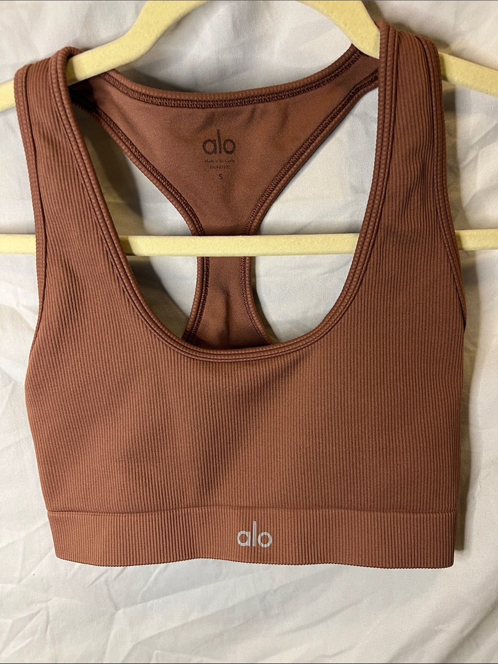 ALO Seamless Ribbed Bra - Picture 3 of 8